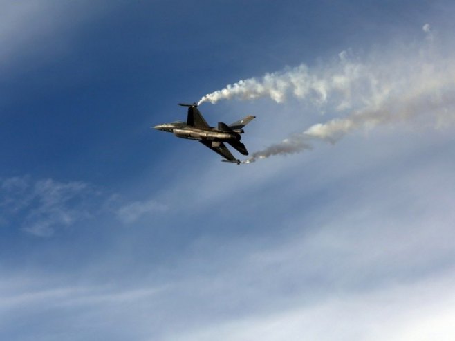 Борбени авион (Фото: EPA-EFE/ALEXANDROS BELTES) - 