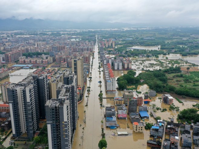 Поплаве у Кини (Фото: EPA-EFE/XINHUA / Huang Guobao) - 