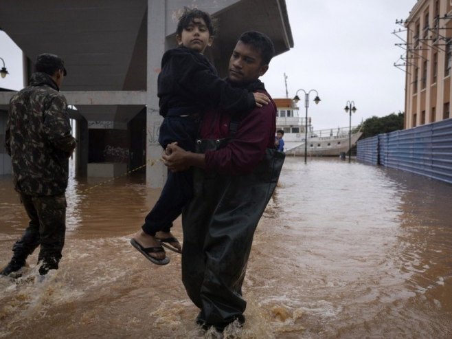 Рио Гранде - поплаве  (Фото:EPA-EFE/Isaac Fontana) - 