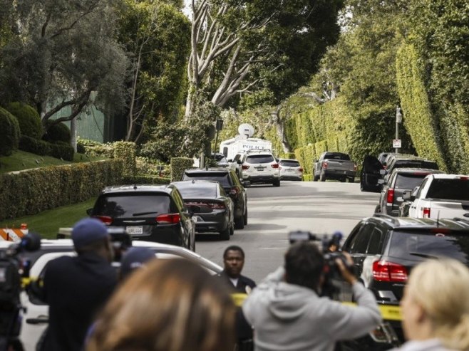 Лос Анђелес: Најмање седам особа рањено у пуцњави, четворо у критичном стању (ВИДЕО)