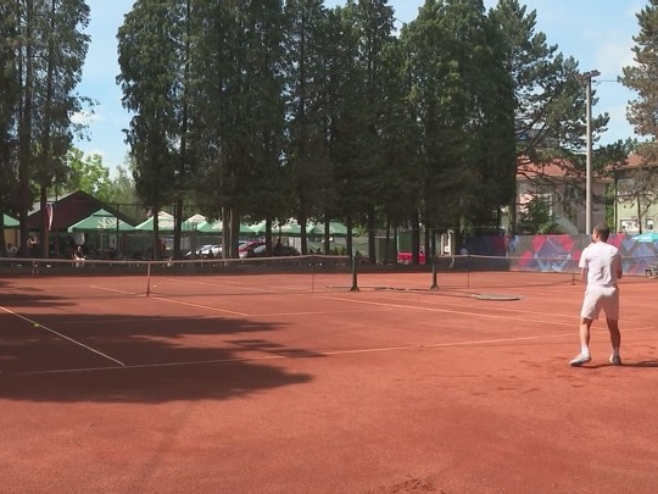 Све спремно за тениски турнир "Добој опен 2024" (ВИДЕО)