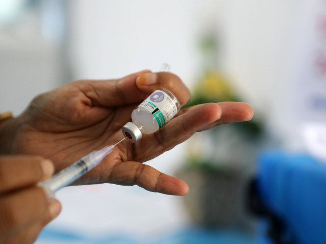"Астра Зенека" повлачи вакцину против ковида 19 са глобалног тржишта