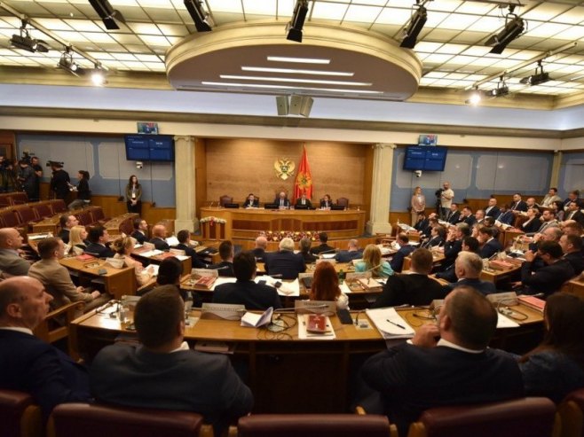 Црна Гора ће гласати за резолуцију о Сребреници; Упитна подршка црногорској Влади (ВИДЕО)